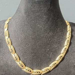 Elegant Gold Necklace